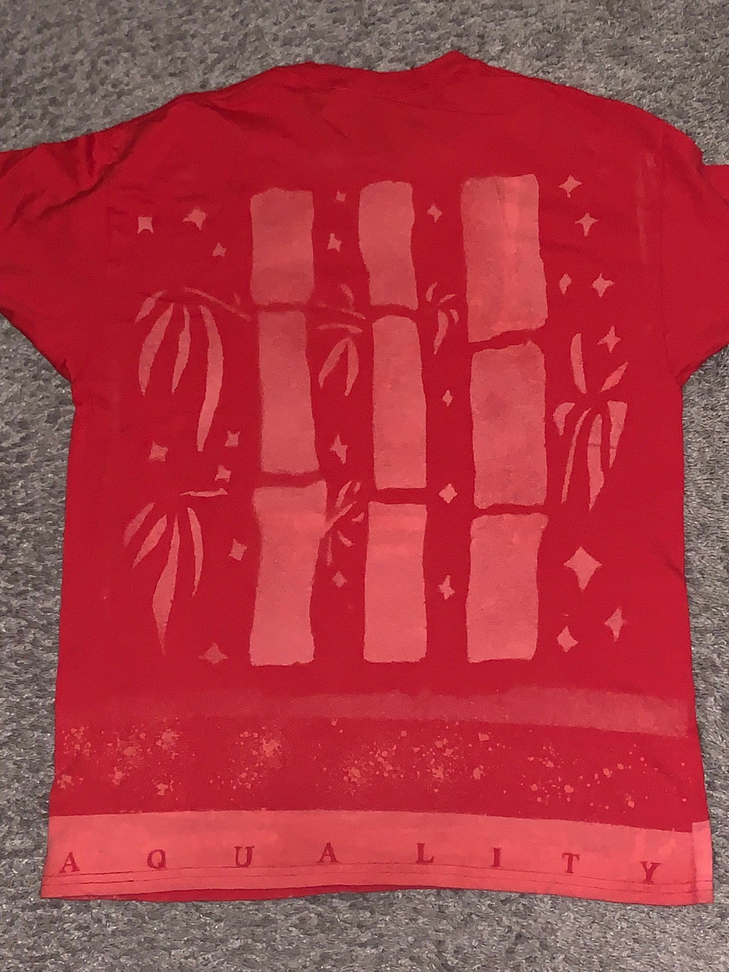 Red- A.Quality Apparel T-Shirt (%100 Cotton) Gold Wolf Design Size: Large